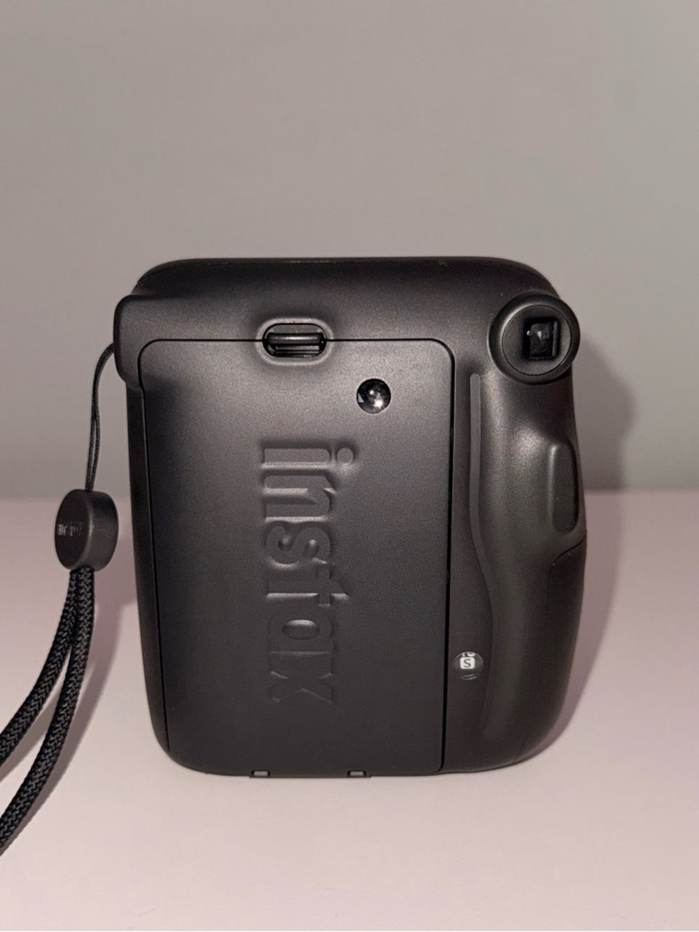 Fujifilm Instax Mini 11 Instant Camera - Matte Black - Picture 3 of 3